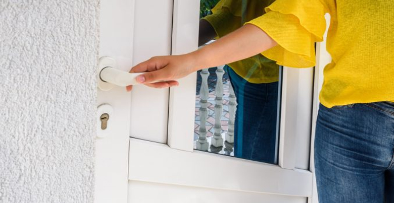 PVC voordeur plaatsen